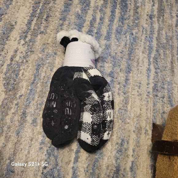 NWT Muk Luks Cabin Socks Size L/XL - Picture 2 of 5